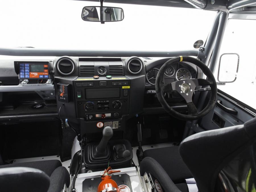  Land Rover Defender 90 Challenge Car 2014 года  (фото 5 из 35)